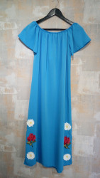 Dámske šaty modré s kvetinovou aplikáciou