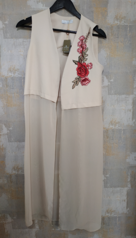Dámska vesta krémová dlhá s kvetinovou aplikáciou vpredu